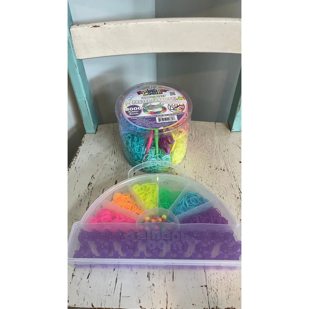 Rainbow Loom featuring paired clips